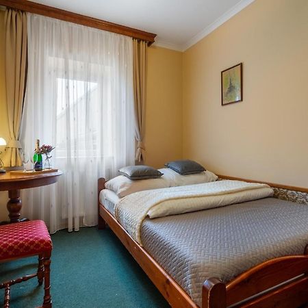 קונטה הורה Hotel Garni Na Havlicku מראה חיצוני תמונה